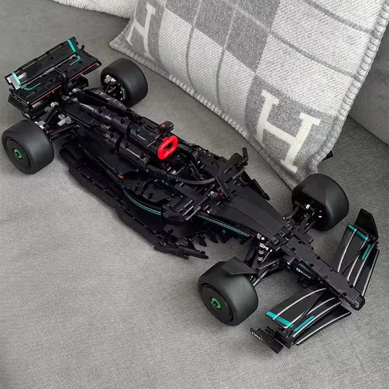 Model F1, złóż go Sam